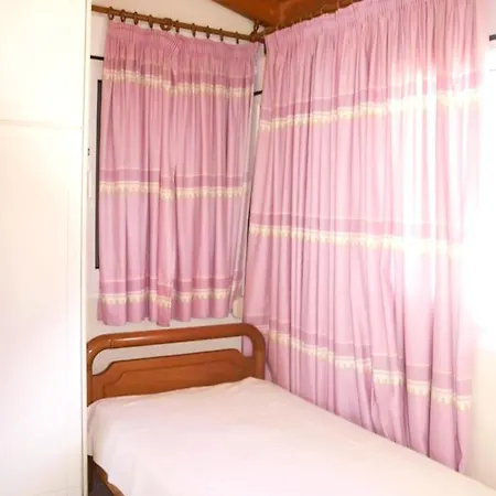 3 Bedrooms At Kiato 100 M Away From The Beach With Sea View Jacuzzi And Enclosed Garden Διαμέρισμα Νεράντζα