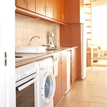 3 Bedrooms At Kiato 100 M Away From The Beach With Sea View Jacuzzi And Enclosed Garden Appartement Nerántza
