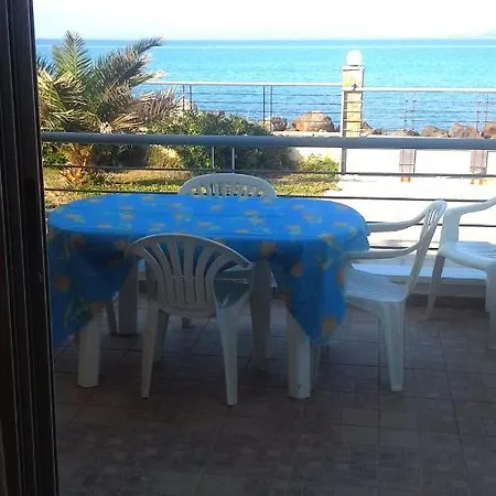 3 Bedrooms At Kiato 100 M Away From The Beach With Sea View Jacuzzi And Enclosed Garden * Νεράντζα